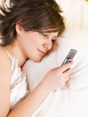 Sleep Texting, Social Sharing Anxiety: How Social Media can be Bad for Your Health (INFOGRAPHIC)