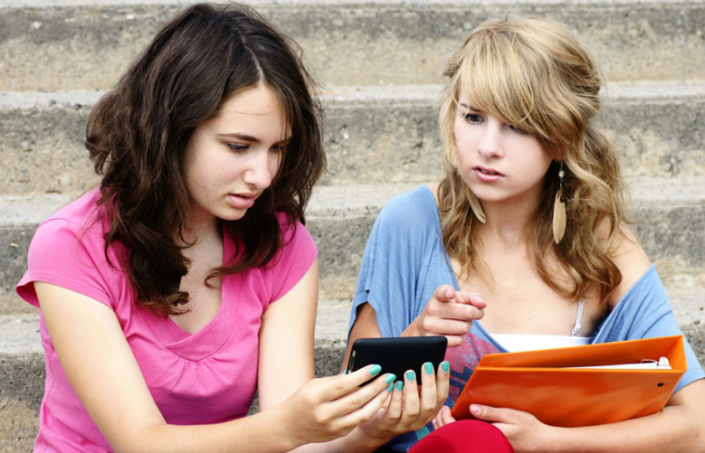 4 Ways Teens give away their Privacy on Facebook