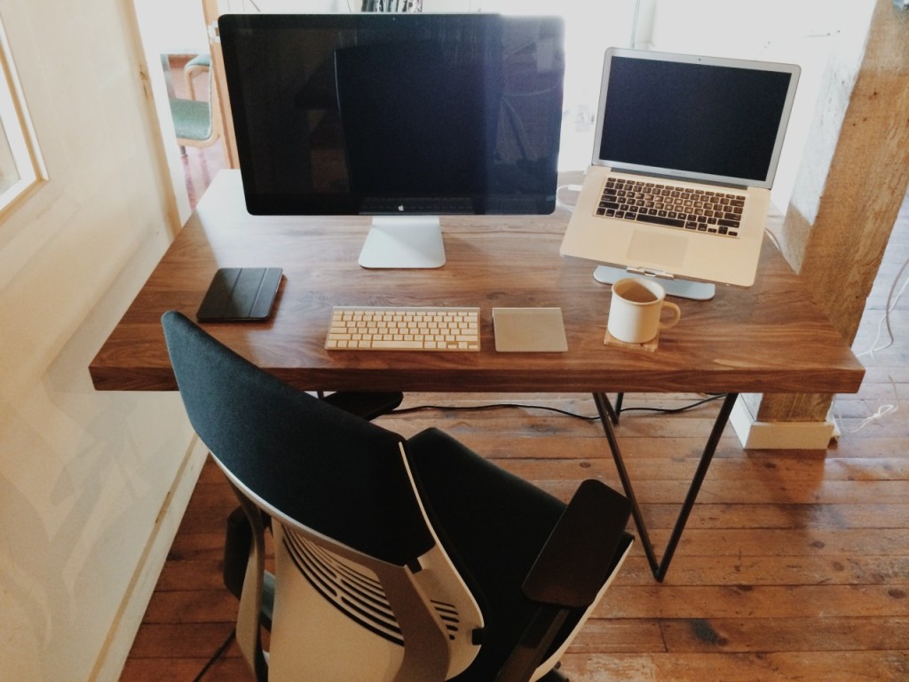 20 Inspirational Home-Based StartUp Workstations - Jay Jay Ghatt