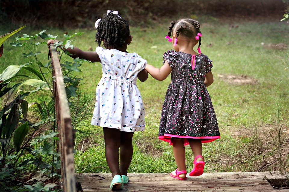 picnoi-little-girls